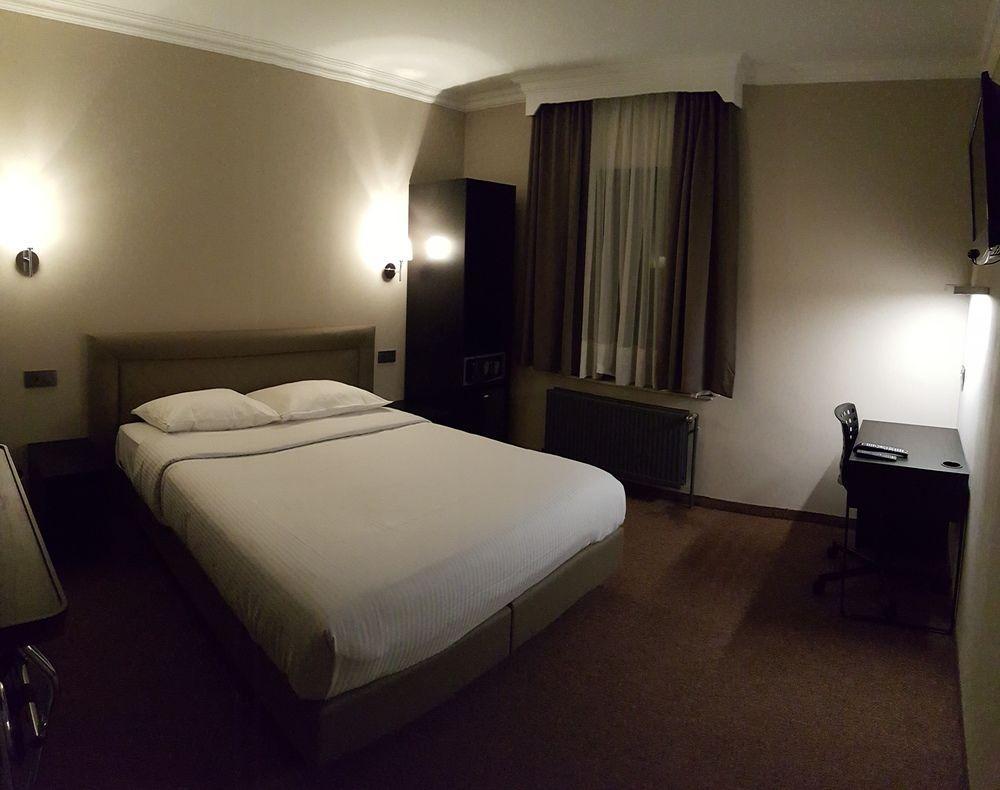 Hotel Le Chantecler Bryssel Exteriör bild